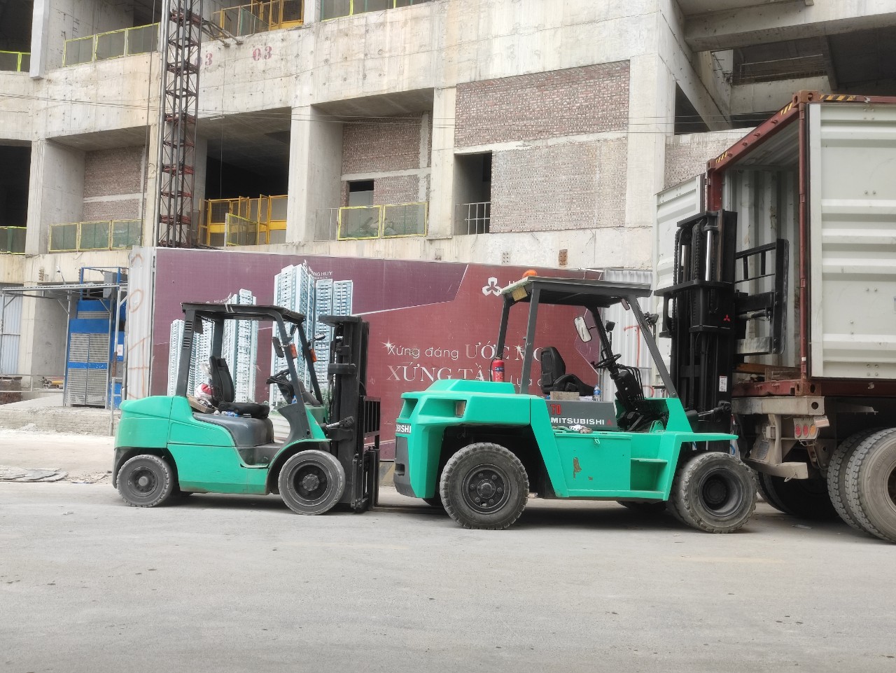 Rút lô cầu thang máy cho khu trung cư Cao cấp Hoàng Huy