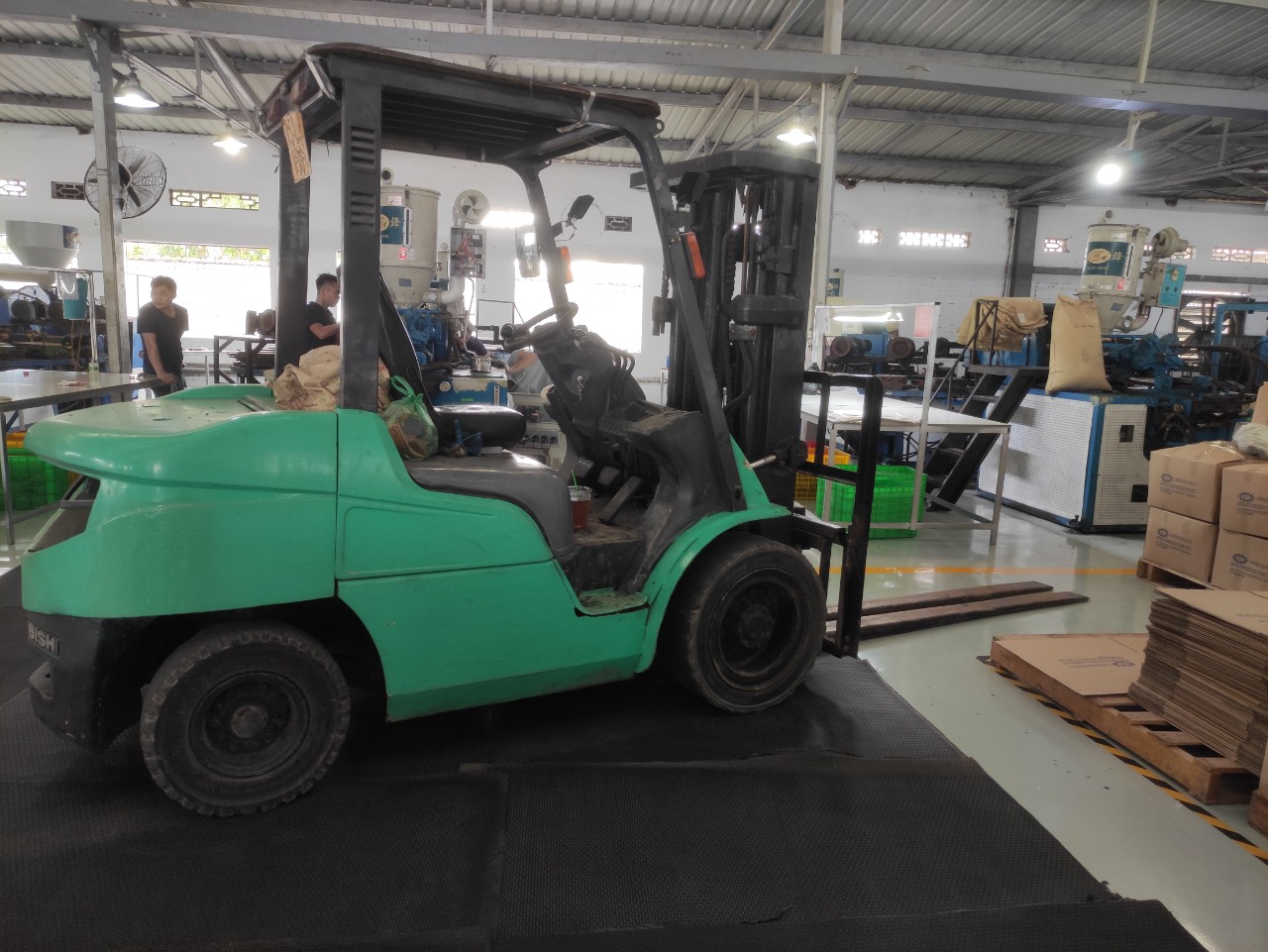 Lắp đặt máy đế giầy trong khu công nghiệp Đồ Sơn
