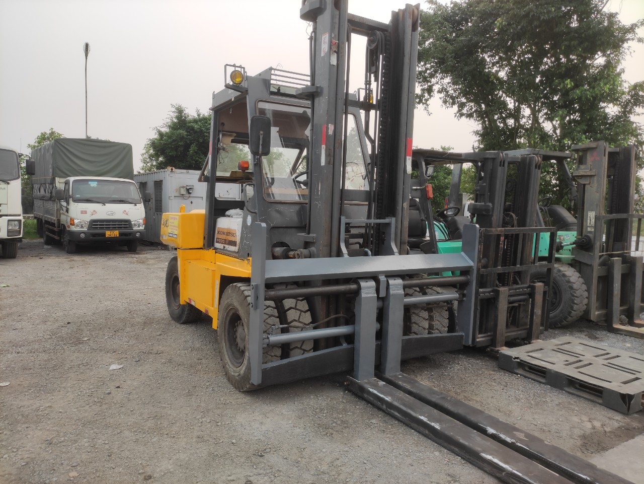 Xe nâng vận tải hàng lớn tại Hải Phòng