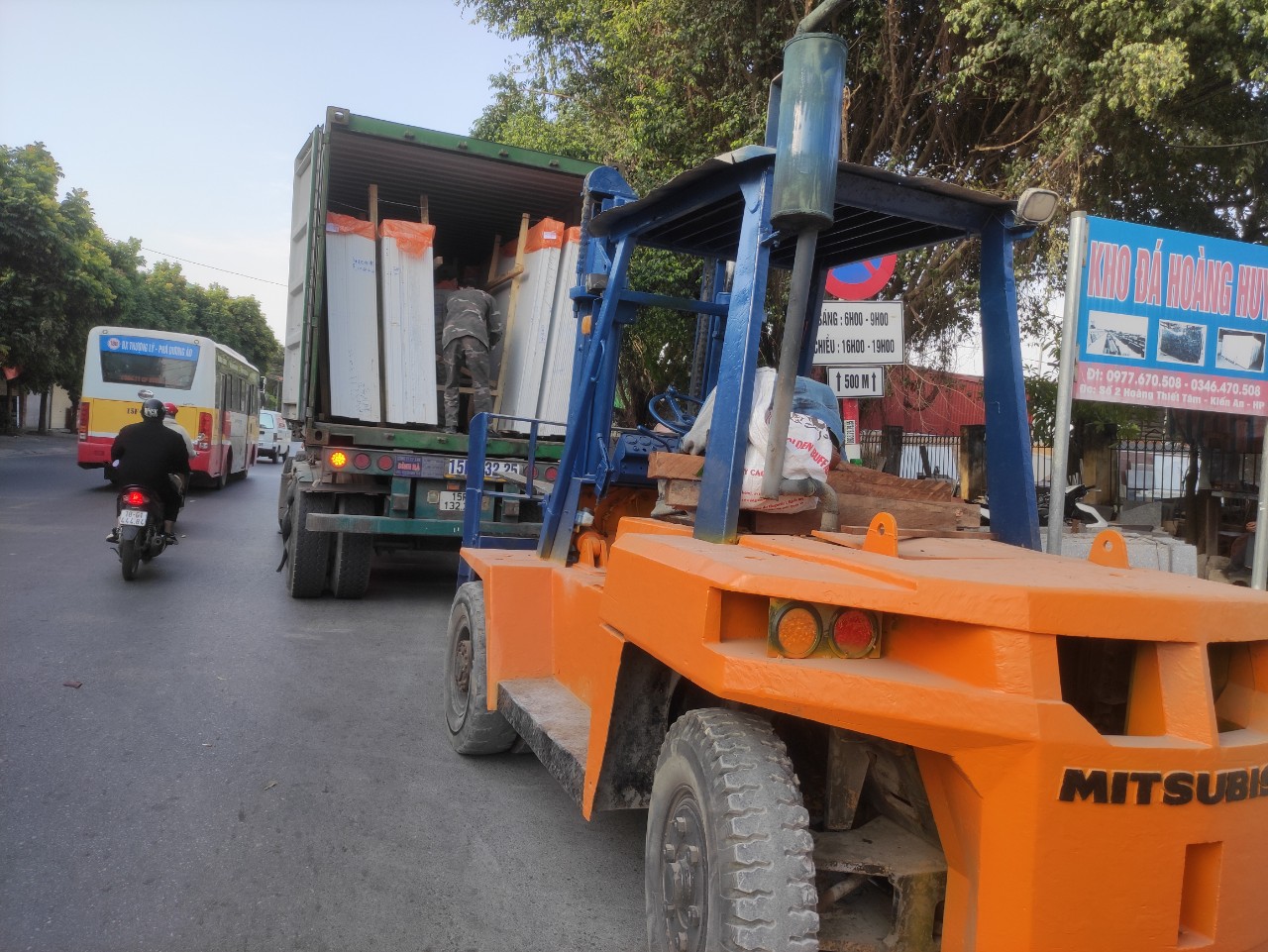 Dịch vụ nâng hạ hàng hóa tại Hải Phòng