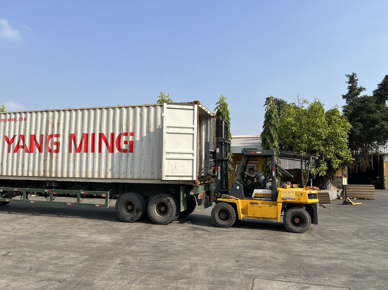 Cho thuê xe nâng container giá rẻ tại Hải Phòng